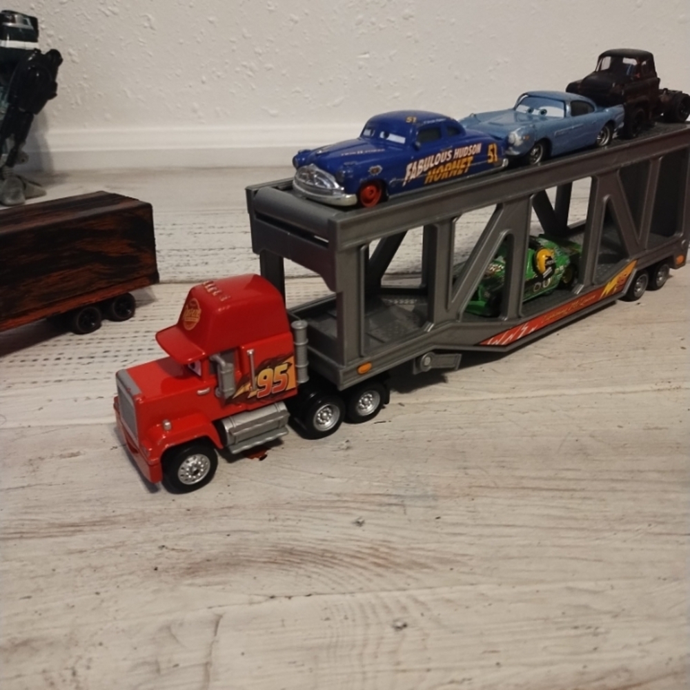 Lot Disney Pixar Cars Mattel Mack Mini Racers Hauler Red and 4 cars Rare mater - Picture 4 of 12